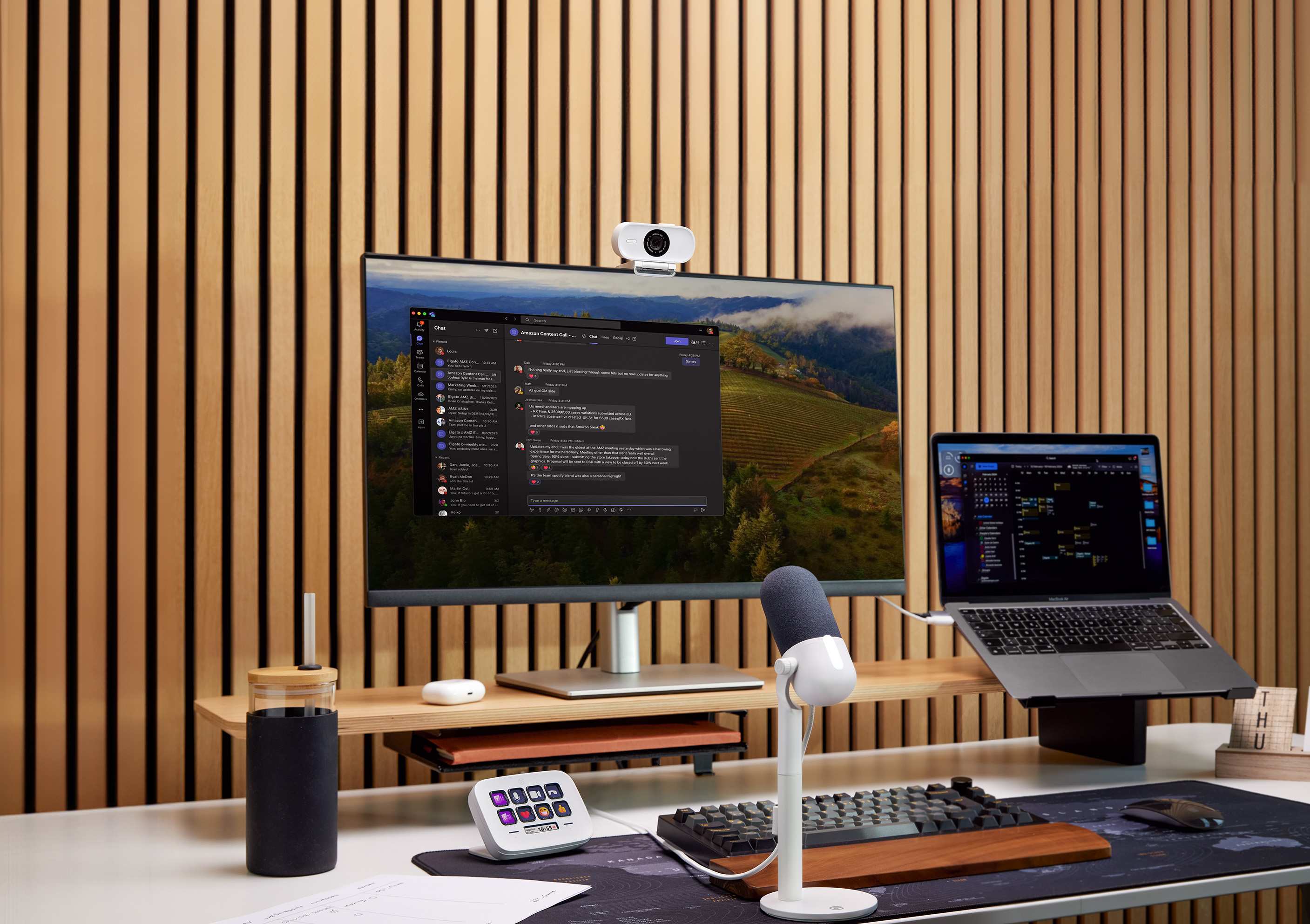 Elgato Facecam Neo 1080p60 Autofocus Webcam — lifestyle